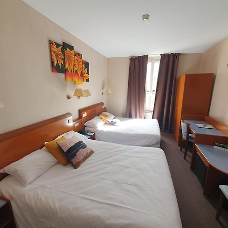 Logis Hotel Des Bourbons Montlucon Bagian luar foto