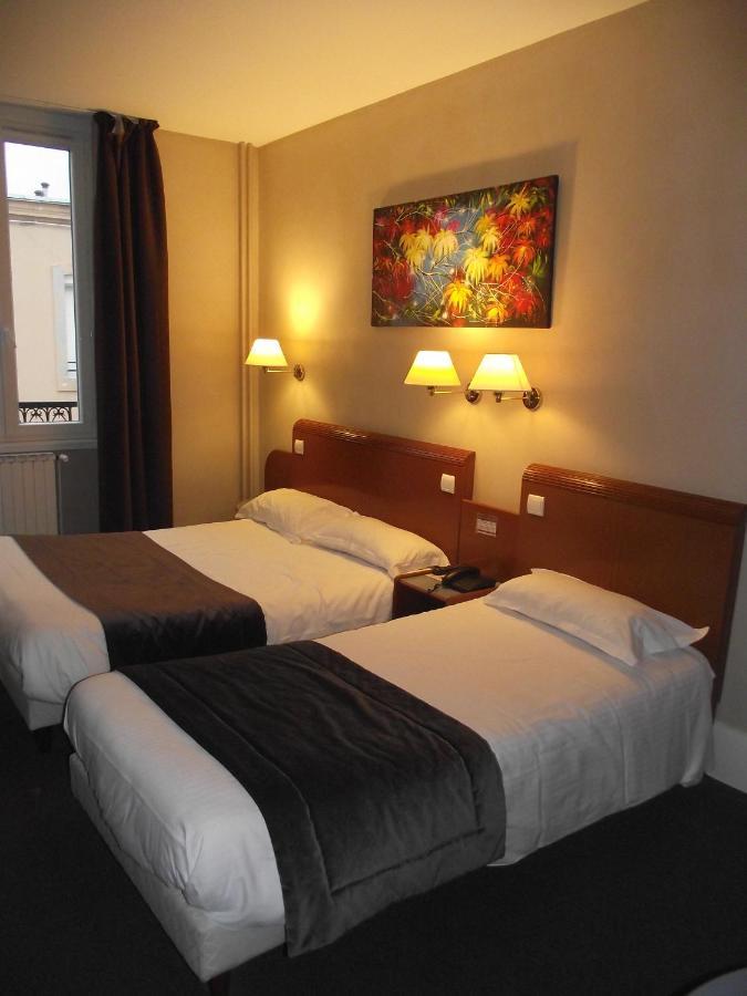Logis Hotel Des Bourbons Montlucon Bagian luar foto