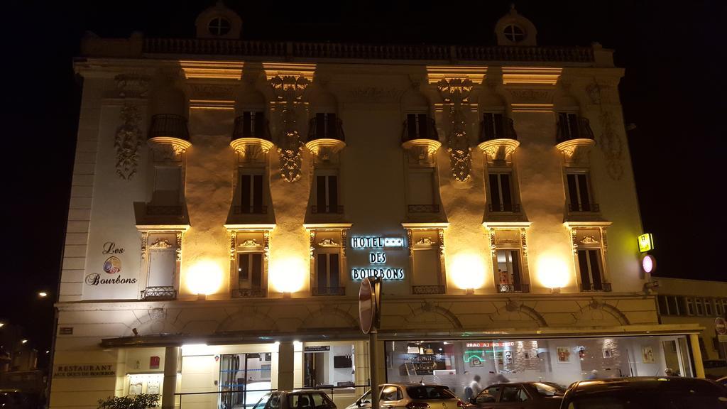 Logis Hotel Des Bourbons Montlucon Bagian luar foto