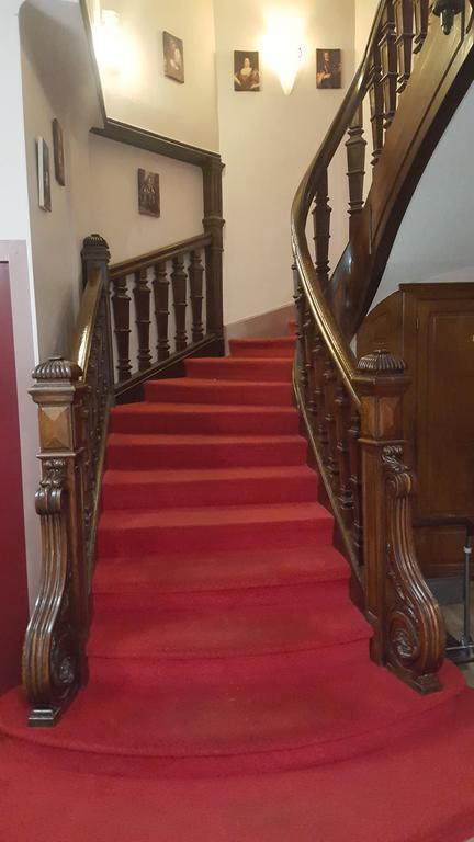 Logis Hotel Des Bourbons Montlucon Bagian luar foto