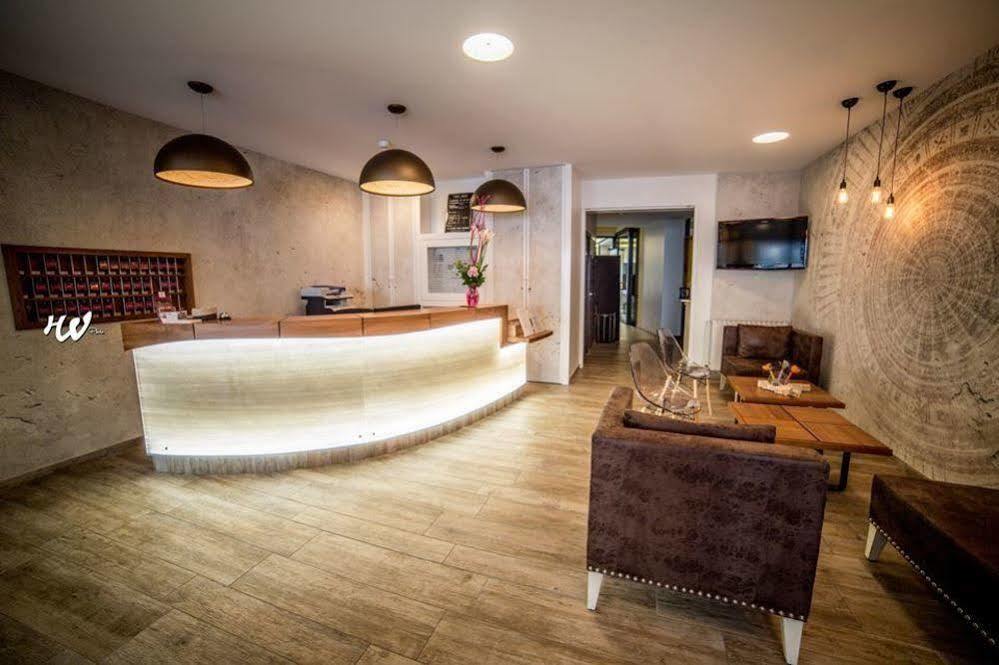 Logis Hotel Des Bourbons Montlucon Bagian luar foto
